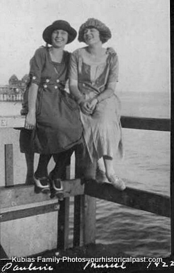 Pauline and Muriel Kubias
